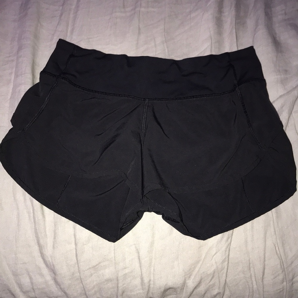 LULULEMON BLACK SPEED UP SHORTS 2.5 inches